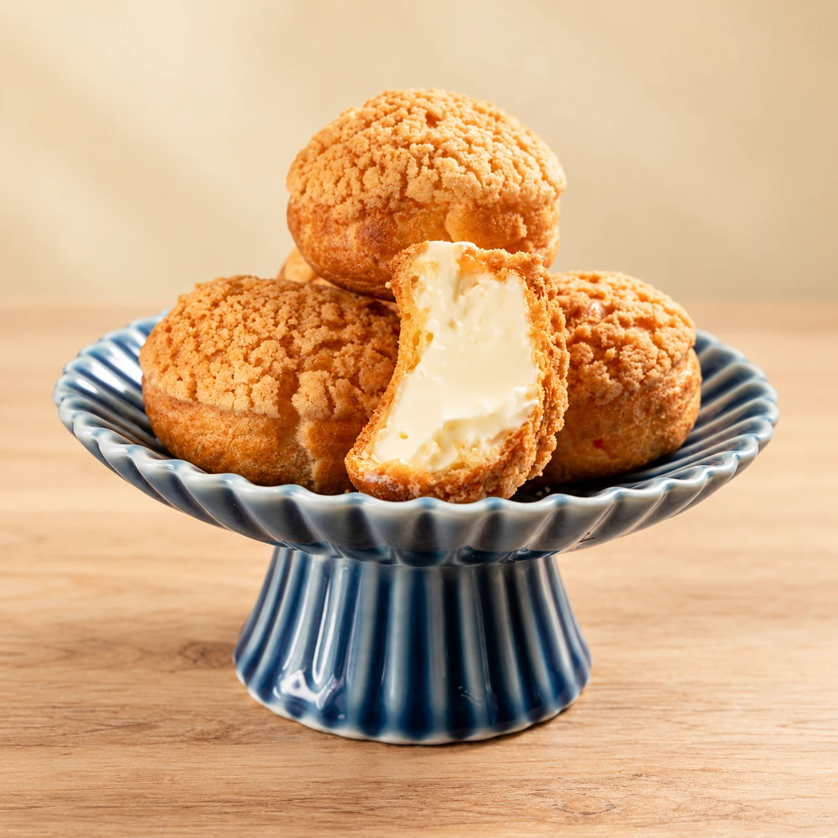 Yugo Dessert Craquelin Cream Puffs